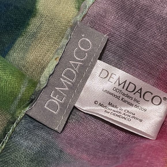 Gorgeous NWT Scarf-Demdaco”ArtLifting”Water Color Vibes Print-Blues/Purple/Green - Picture 9 of 13